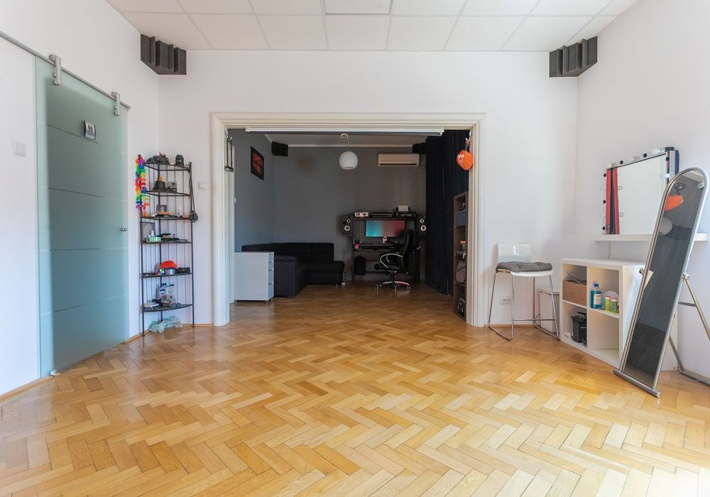 Direct proprietar  Apartament cu 2 camere in Piata Amzei 50mp consolidat partial Direct proprietar  Apartament cu 2 camere in Piata Amzei 50mp consolidat partial