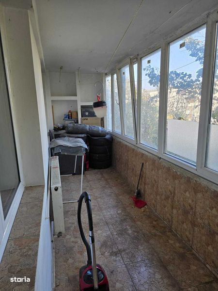 Vanzare apartament 3 camere Blv Basarabia Vanzare apartament 3 camere Blv Basarabia
