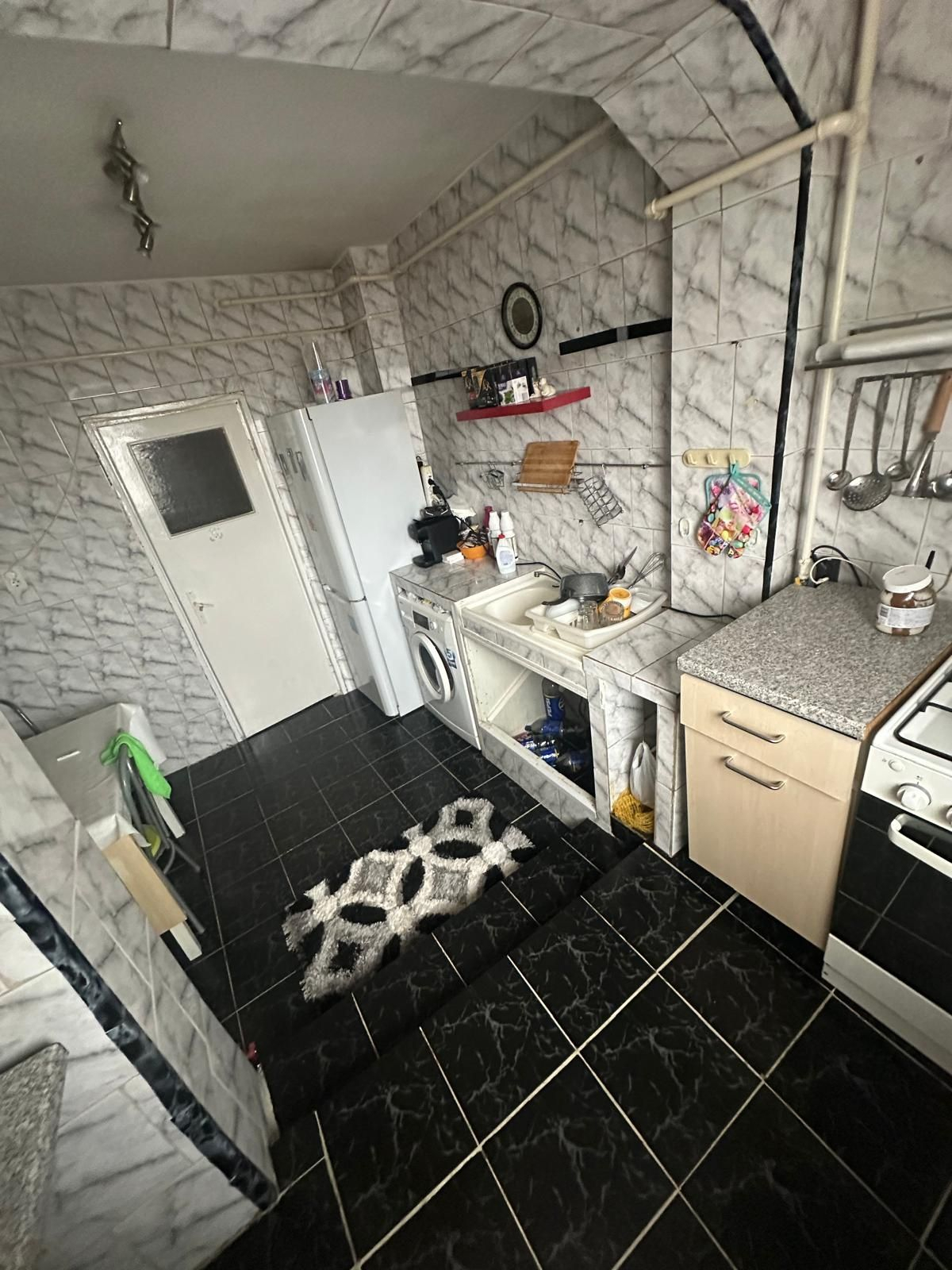 vand apartament cu 3 camere zona giulesti vand apartament cu 3 camere zona giulesti