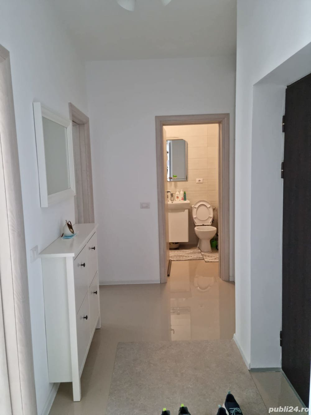 Vand apartament nou spatios complet utilat si mobilat zona linistita. Sect 6proprietar Vand apartament nou spatios complet utilat si mobilat zona linistita. Sect 6proprietar