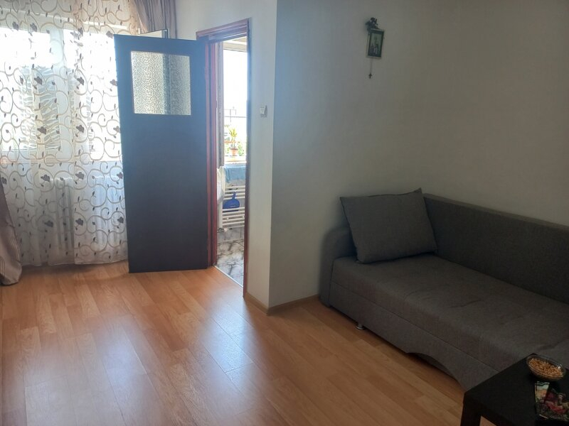 Vand schimb garsoniera cf 2 zona Titan Auchan Vand schimb garsoniera cf 2 zona Titan Auchan