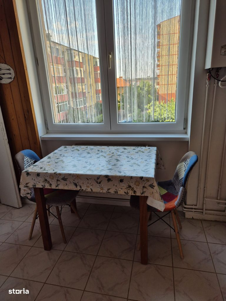 Apartament decomandat cu 2 camere si balcon in bloc reabilitat Tractorul Apartament decomandat cu 2 camere si balcon in bloc reabilitat Tractorul