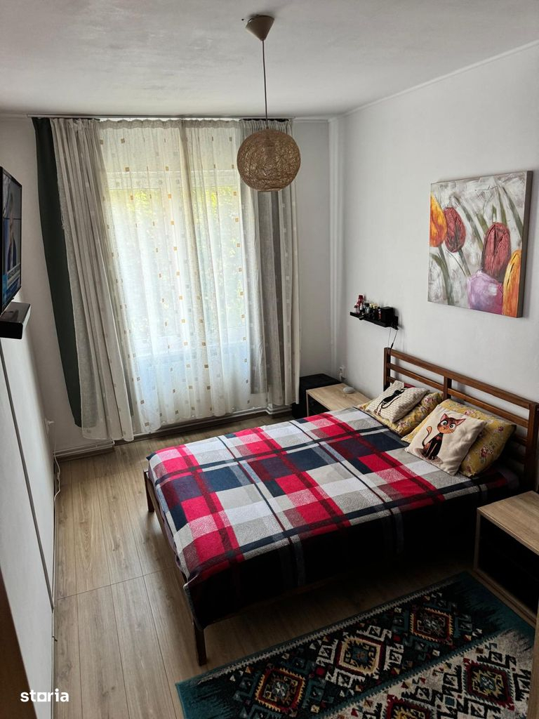 Apartament decomandat cu 2 camere si balcon in bloc reabilitat Tractorul Apartament decomandat cu 2 camere si balcon in bloc reabilitat Tractorul