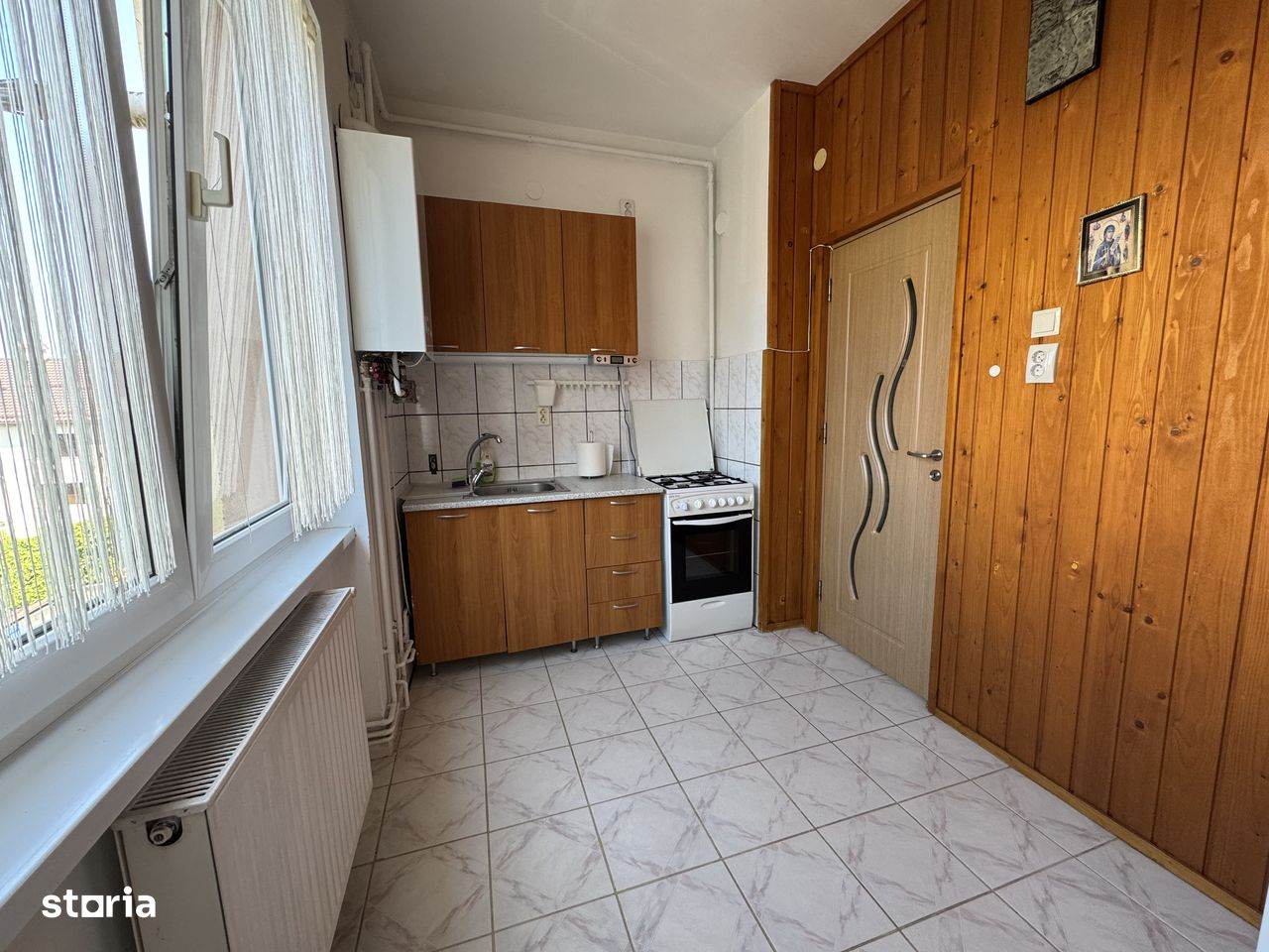 Apartament decomandat cu 2 camere si balcon in bloc reabilitat Tractorul Apartament decomandat cu 2 camere si balcon in bloc reabilitat Tractorul