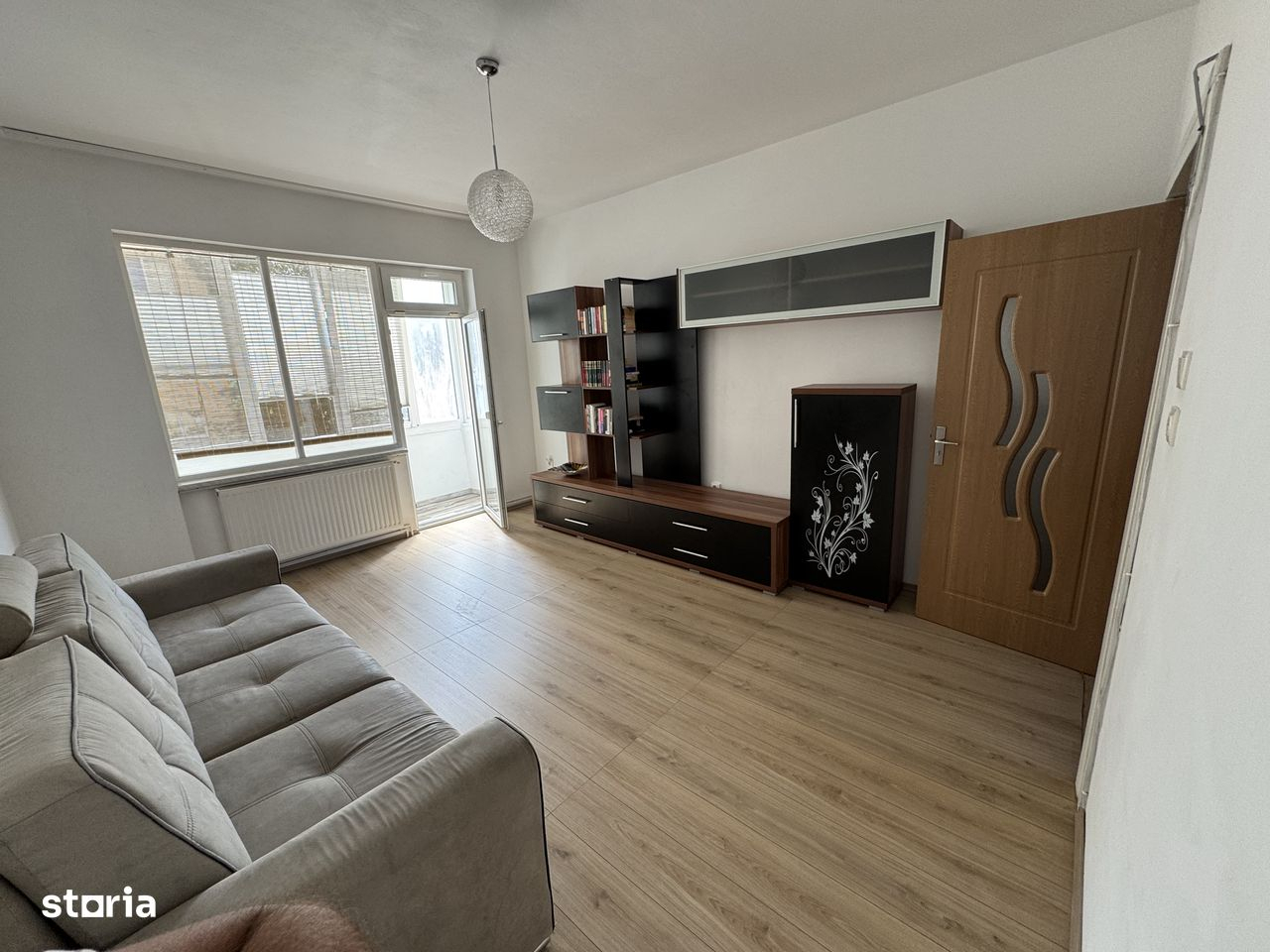 Apartament decomandat cu 2 camere si balcon in bloc reabilitat Tractorul Apartament decomandat cu 2 camere si balcon in bloc reabilitat Tractorul