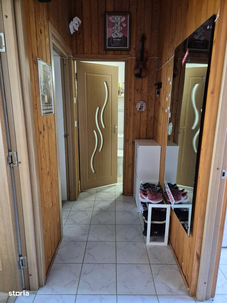 Apartament decomandat cu 2 camere si balcon in bloc reabilitat Tractorul Apartament decomandat cu 2 camere si balcon in bloc reabilitat Tractorul