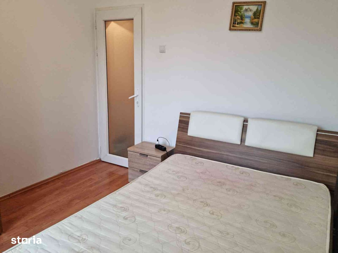 proprietar vand apartament 3 camere semidecomandat mobilat utilat proprietar vand apartament 3 camere semidecomandat mobilat utilat