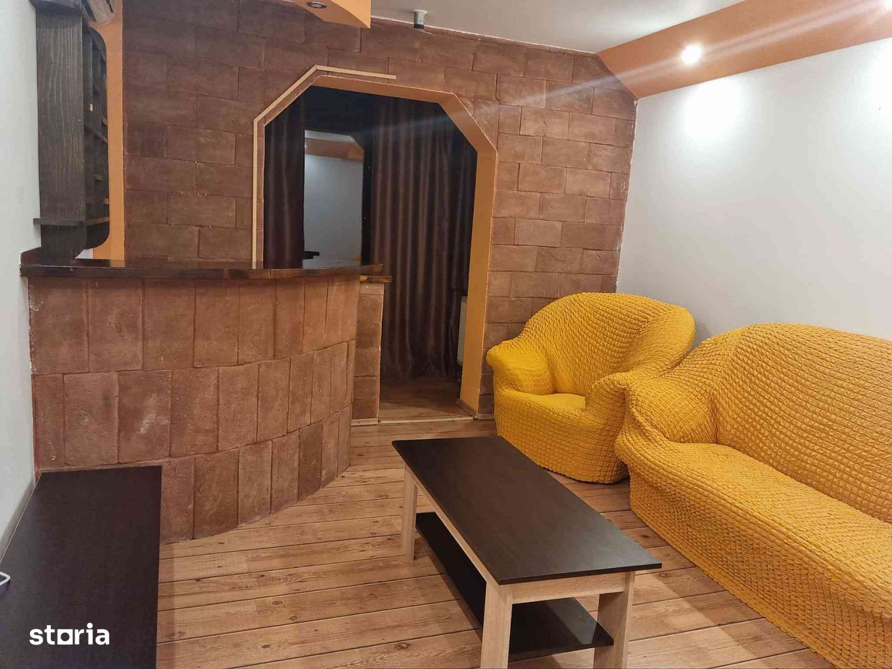 proprietar vand apartament 3 camere semidecomandat mobilat utilat proprietar vand apartament 3 camere semidecomandat mobilat utilat