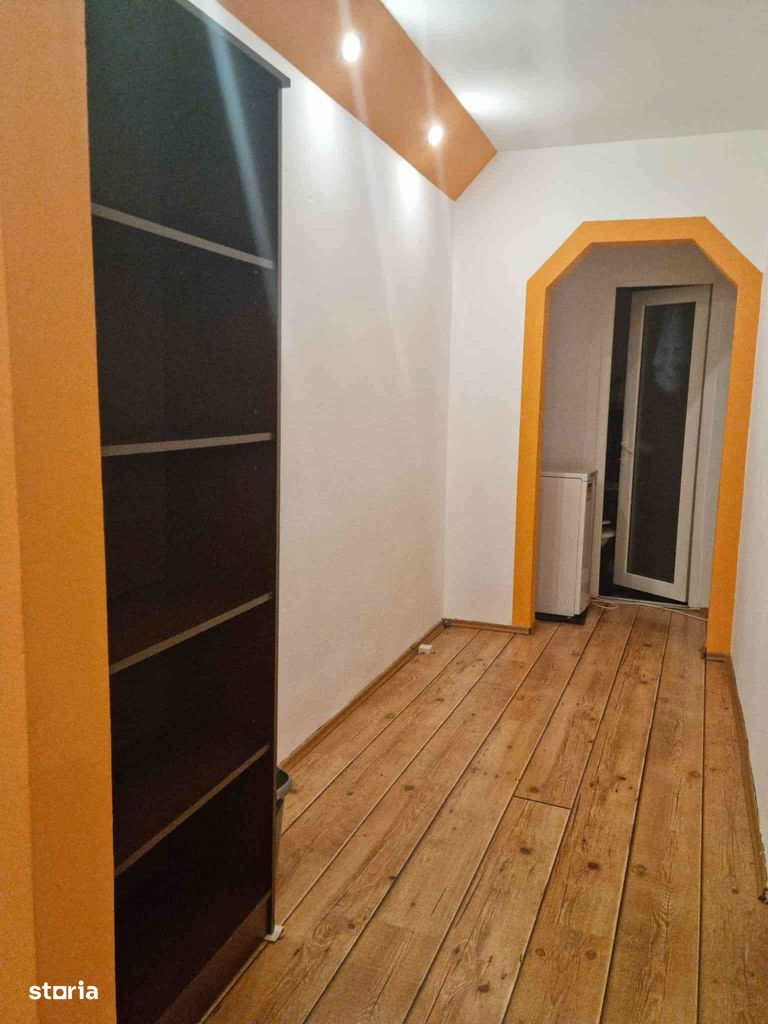 proprietar vand apartament 3 camere semidecomandat mobilat utilat proprietar vand apartament 3 camere semidecomandat mobilat utilat