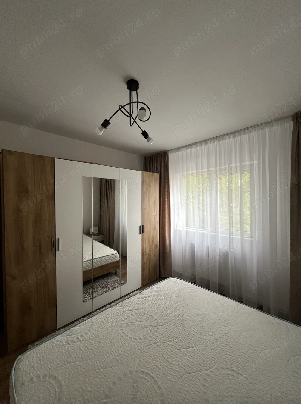 Apartament 3 camere 2 bai decomandat de vanzare Zona Bucovinei Apartament 3 camere 2 bai decomandat de vanzare Zona Bucovinei
