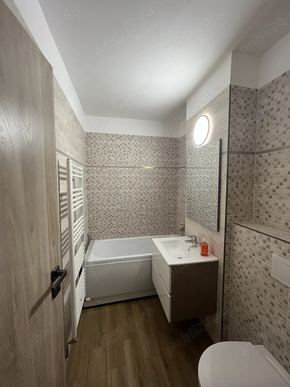 Apartament 3 camere 2 bai decomandat de vanzare Zona Bucovinei Apartament 3 camere 2 bai decomandat de vanzare Zona Bucovinei