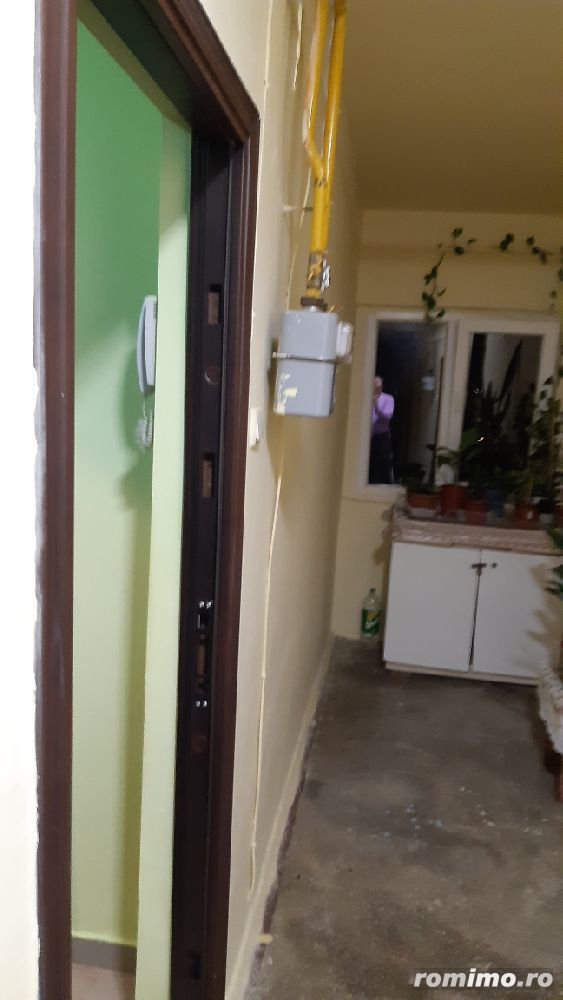 PROPIETAR VIND GARSONERA ET 4 FRAIDOR STR POLONA TIMISOARA 28MPTEL TRECUT IN POZE PROPIETAR VIND GARSONERA ET 4 FRAIDOR STR POLONA TIMISOARA 28MPTEL TRECUT IN POZE