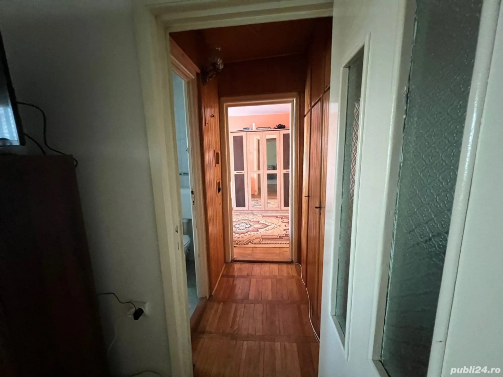 Propietar vand apartament cu 2 camere semidecomandat situat in zona Sagului conf 1 Propietar vand apartament cu 2 camere semidecomandat situat in zona Sagului conf 1