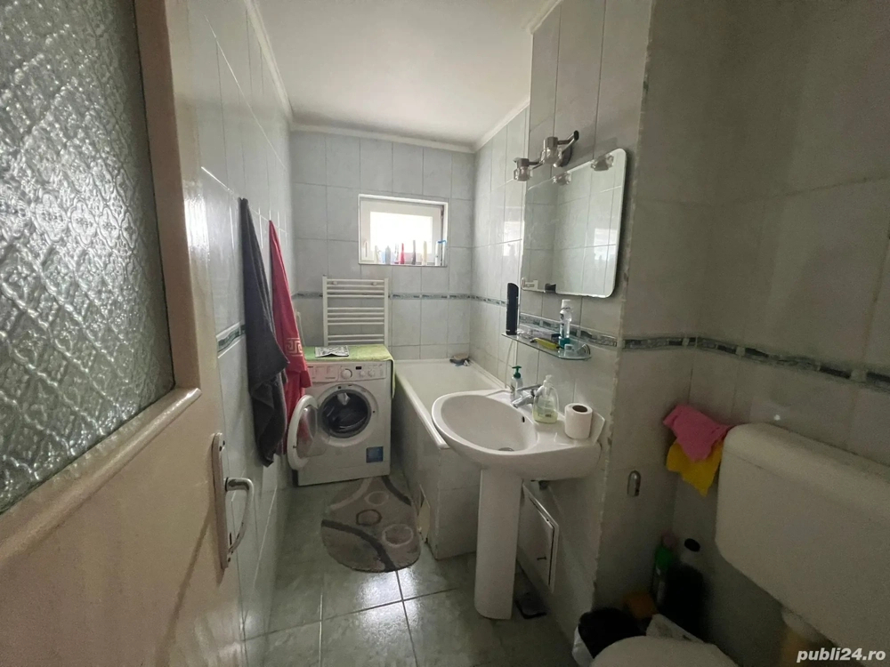 Propietar vand apartament cu 2 camere semidecomandat situat in zona Sagului conf 1 Propietar vand apartament cu 2 camere semidecomandat situat in zona Sagului conf 1