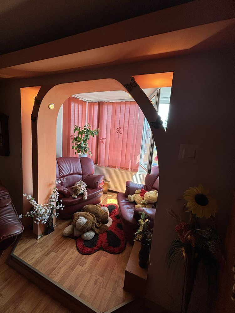 Apartament 3 camere mobilat zona Judetean Apartament 3 camere mobilat zona Judetean