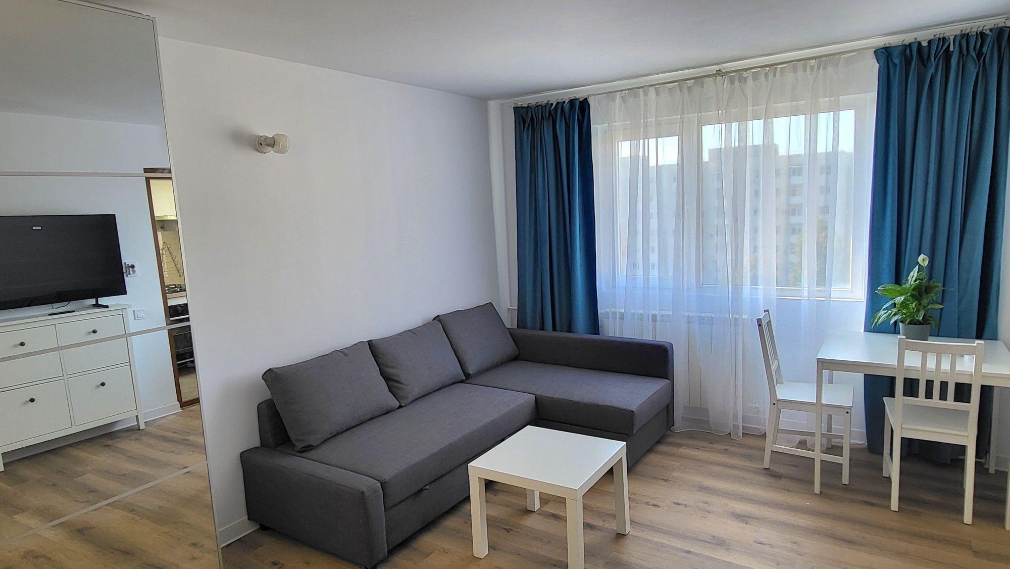 Proprietar Garsoniera nou renovata la 4 de Piata Victoriei Titulescu Proprietar Garsoniera nou renovata la 4 de Piata Victoriei Titulescu