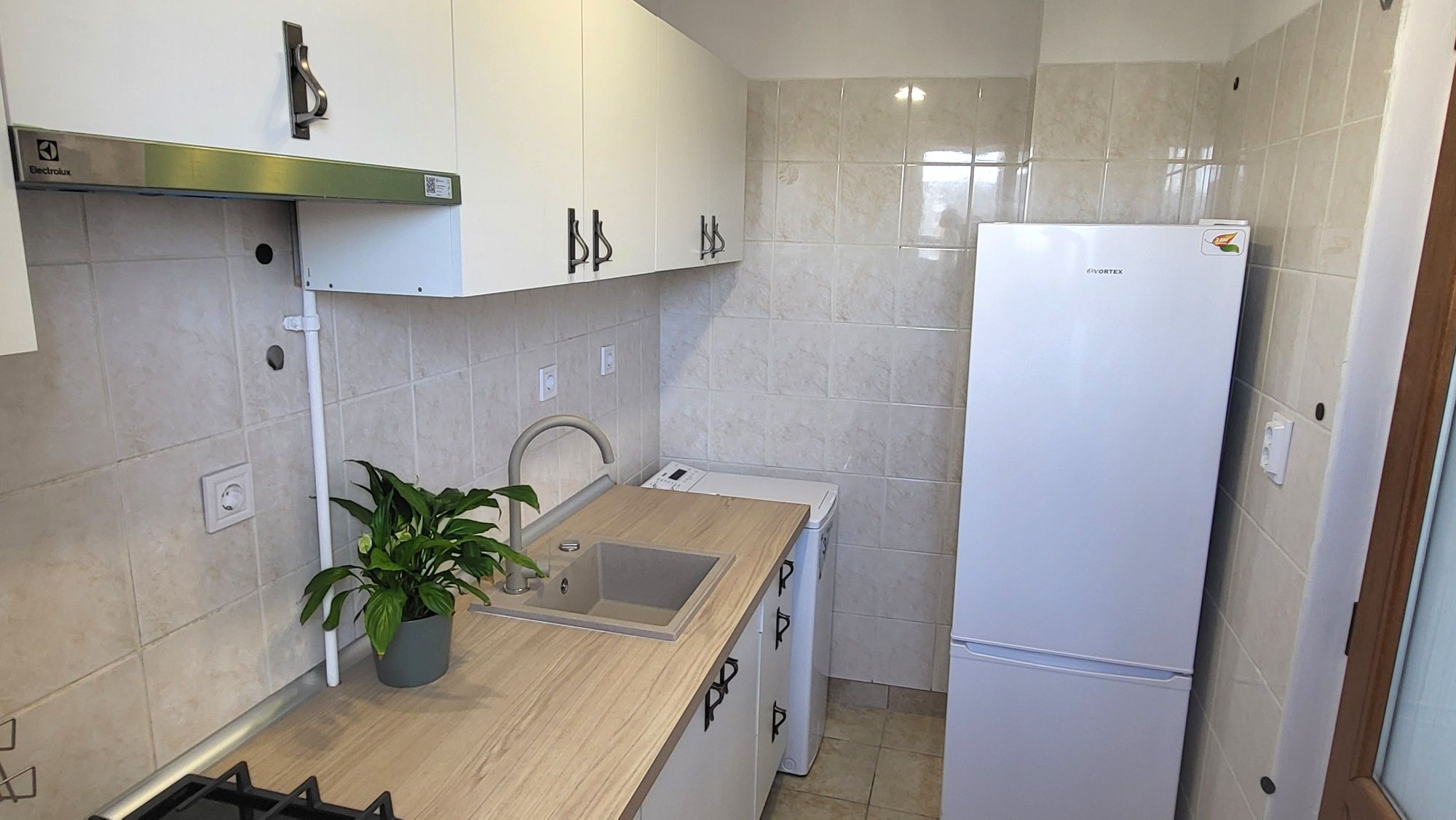 Proprietar Garsoniera nou renovata la 4 de Piata Victoriei Titulescu Proprietar Garsoniera nou renovata la 4 de Piata Victoriei Titulescu