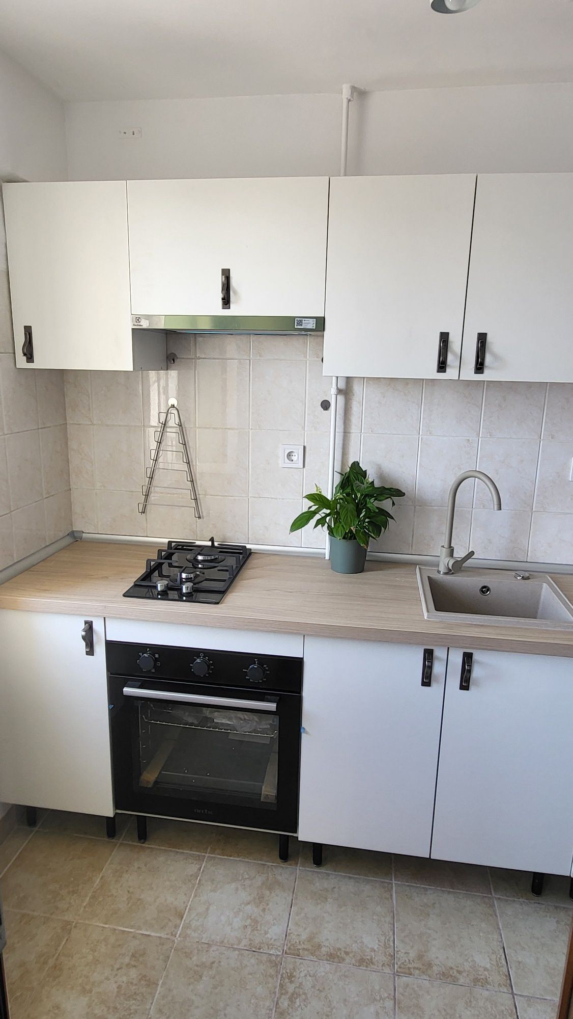 Proprietar Garsoniera nou renovata la 4 de Piata Victoriei Titulescu Proprietar Garsoniera nou renovata la 4 de Piata Victoriei Titulescu