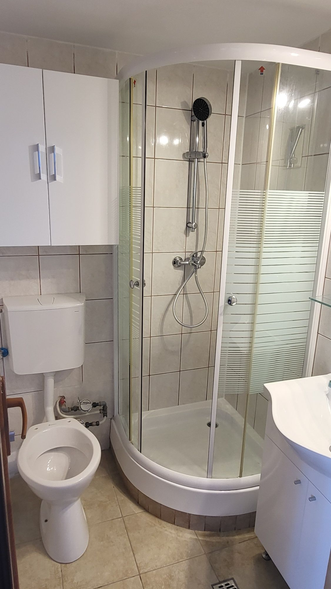 Proprietar Garsoniera nou renovata la 4 de Piata Victoriei Titulescu Proprietar Garsoniera nou renovata la 4 de Piata Victoriei Titulescu