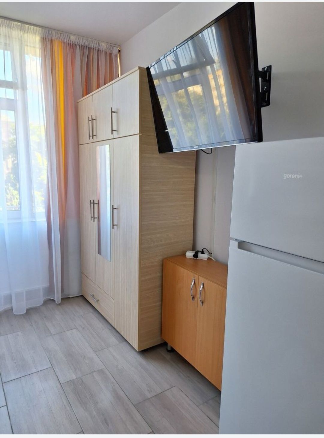 Ofer spre inchiriere camera camin Ofer spre inchiriere camera camin